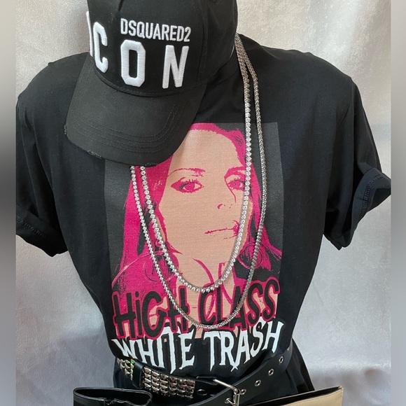 High class white trash! Get our exclusive Julia Fox trashy tee size Large Men’s - Picture 10 of 11